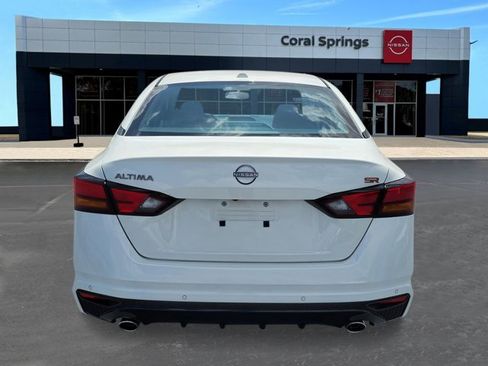 New 2025 Nissan Altima 2.5 SR image 4