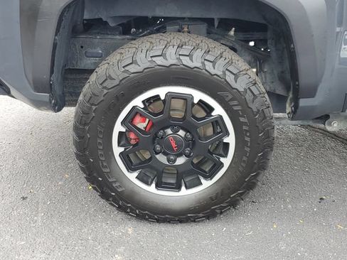 Used 2024 Toyota Tacoma TRD Off-Road w/ TRD Off Road Upgrade Package AWD/4WD image 5
