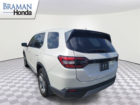 Certified 2025 Honda Pilot EX-L image 4