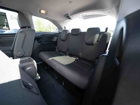 Used 2020 Honda Odyssey EX image 24