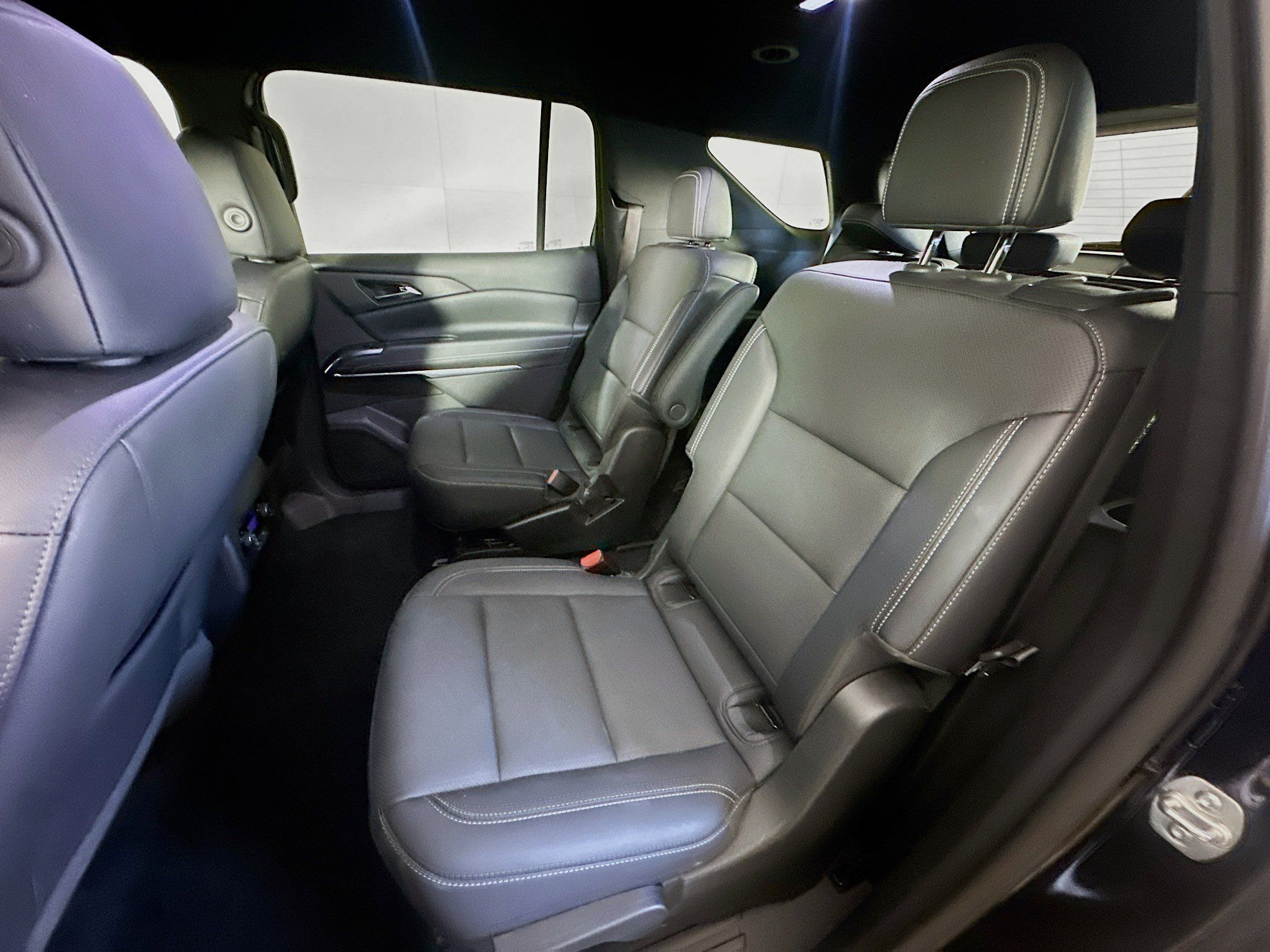 Used 2025 Chevrolet Traverse LT AWD/4WD image 27