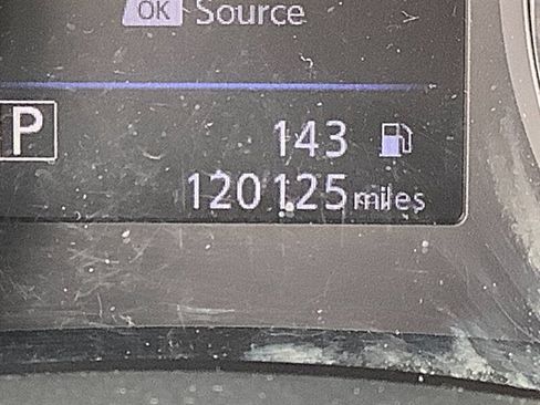 Used 2018 Nissan Rogue SV AWD/4WD image 25