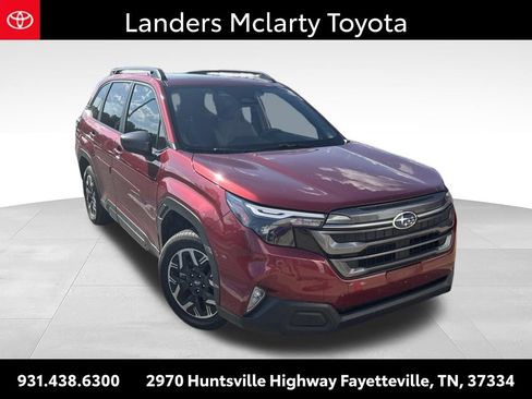 Used 2025 Subaru Forester Premium w/ Convenience Package #2 AWD/4WD image 3