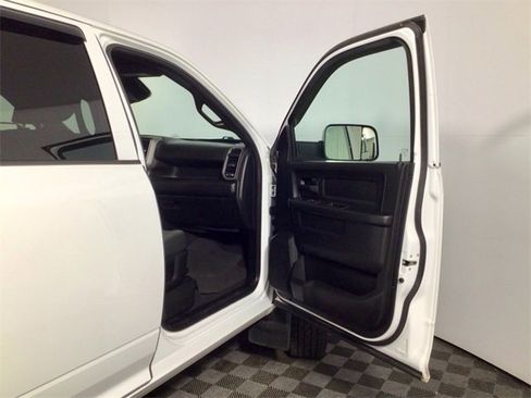 Used 2021 RAM 2500 Tradesman w/ Safety Group image 31