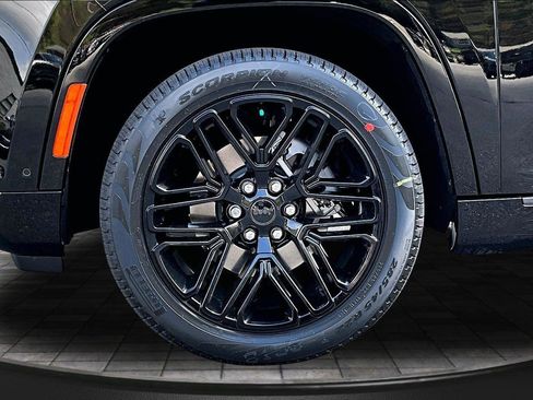New 2026 Jeep Grand Wagoneer Limited AWD/4WD image 11