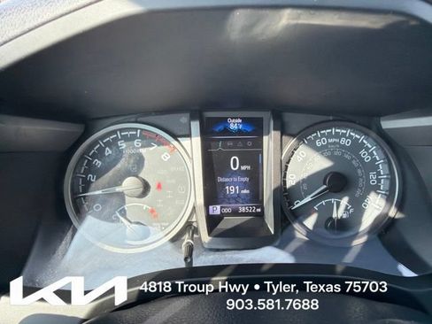Used 2022 Toyota Tacoma TRD Off-Road AWD/4WD image 18