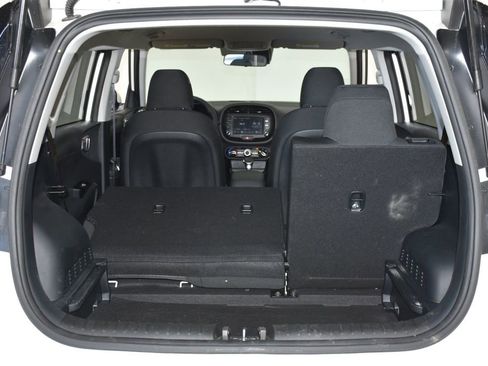 Used 2025 Kia Soul LX FWD image 28