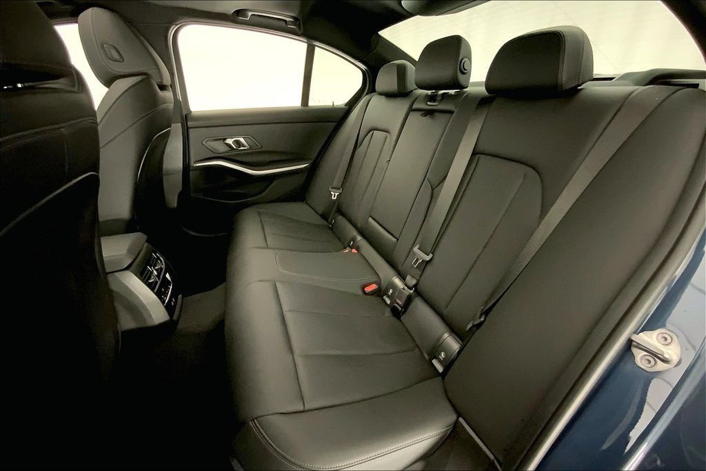 Certified 2025 BMW 330i Sedan RWD image 13