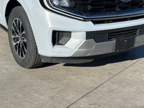 Used 2025 Ford Expedition Platinum AWD/4WD image 9