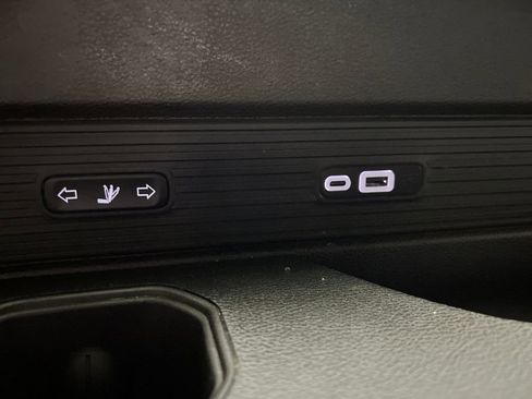 Used 2024 Jeep Wagoneer L Series II w/ Flexible Seating Group image 34