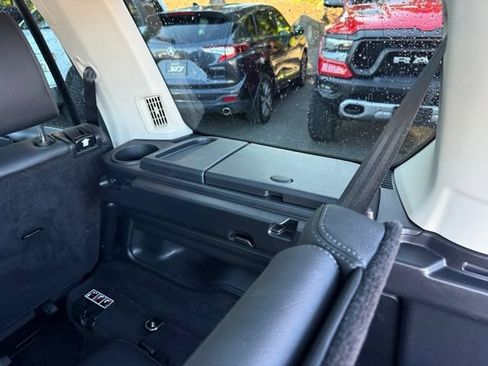 Used 2015 Land Rover LR4 HSE AWD/4WD image 19