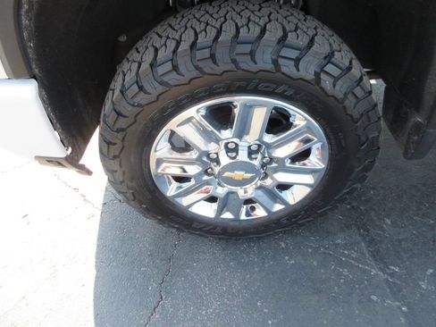Certified 2024 Chevrolet Silverado 2500 High Country w/ High Country Premium Package AWD/4WD image 15
