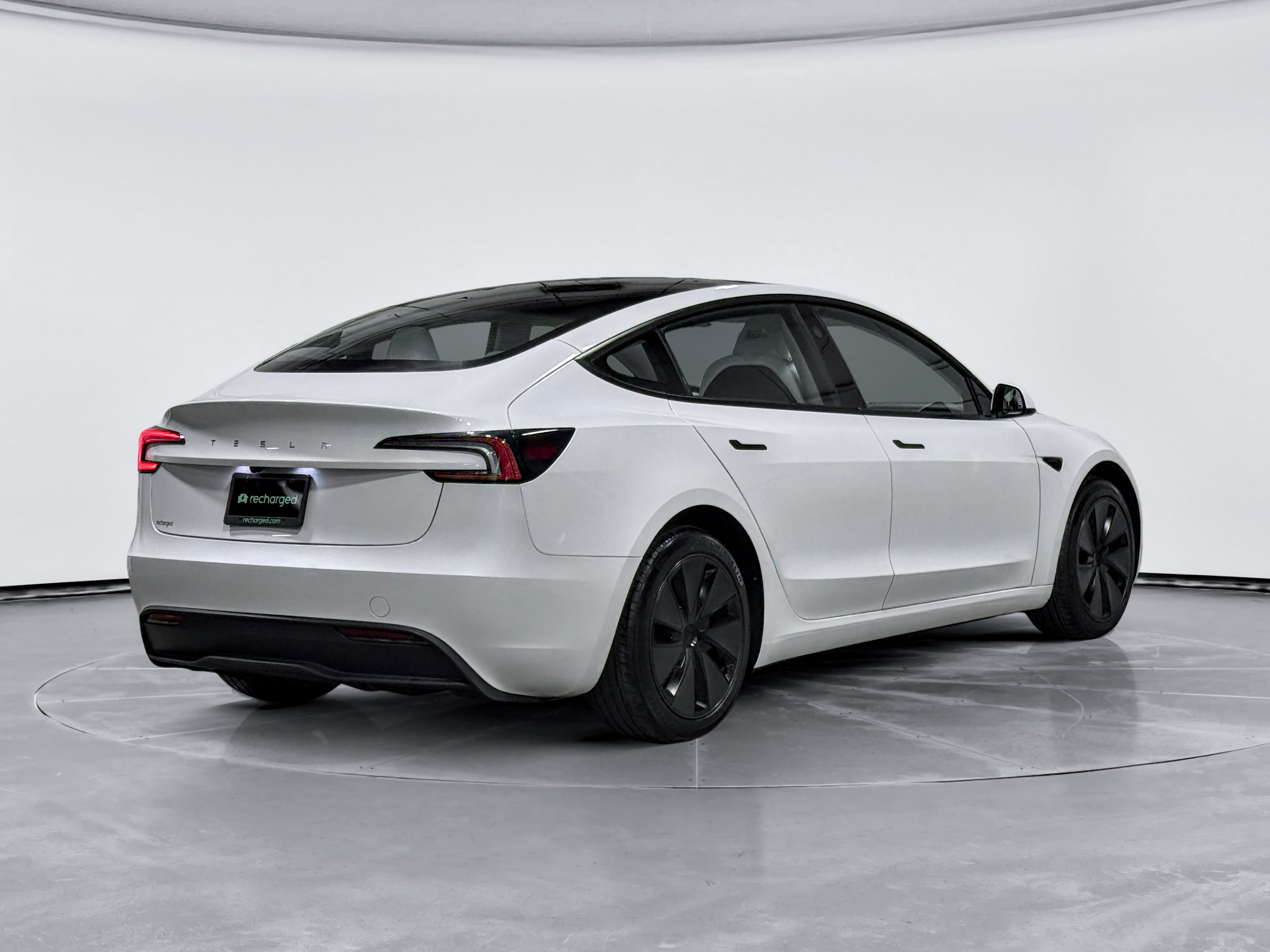 Used 2025 Tesla Model 3 Long Range RWD image 3