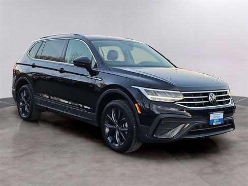 Used 2022 Volkswagen Tiguan SE image 3