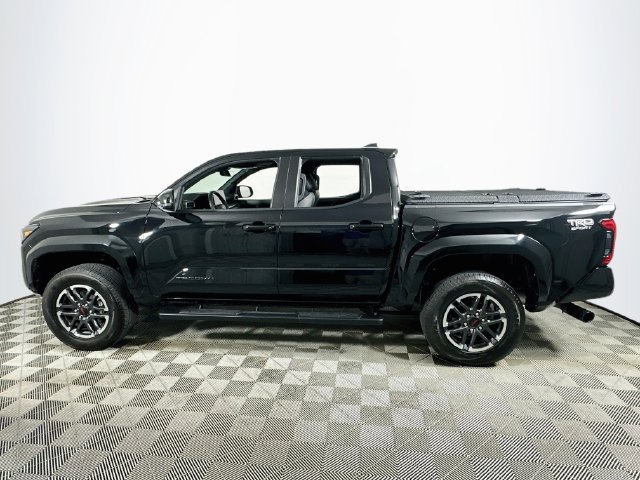 Used 2024 Toyota Tacoma TRD Sport AWD/4WD image 6