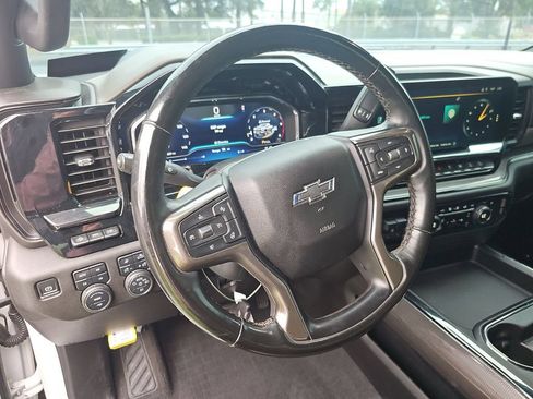 Used 2024 Chevrolet Silverado 2500 ZR2 w/ Technology Package AWD/4WD image 4