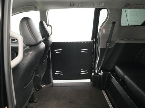 Used 2020 Toyota Sienna SE FWD image 57