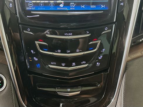 Used 2018 Cadillac Escalade Luxury image 23