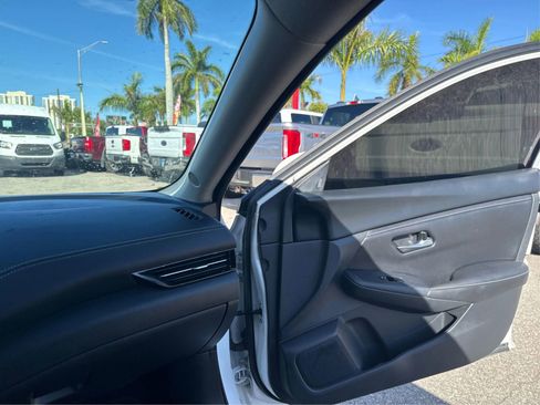 Used 2025 Nissan Sentra SV FWD image 22
