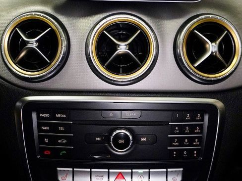 Used 2017 Mercedes-Benz CLA 250 4MATIC image 15