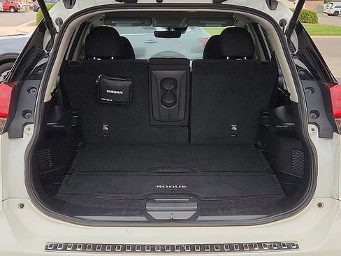 Used 2020 Nissan Rogue SV w/ Premium Package FWD image 10