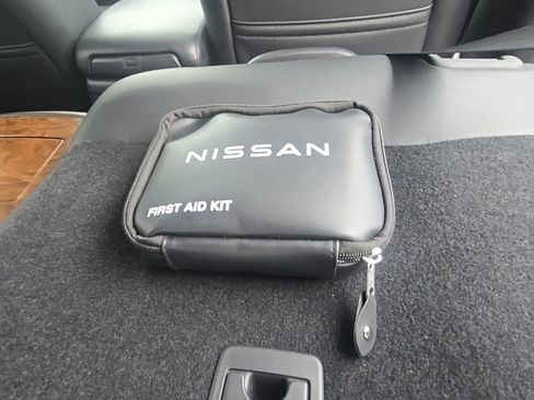 Used 2024 Nissan Armada SL w/ Captain's Chairs Package image 37