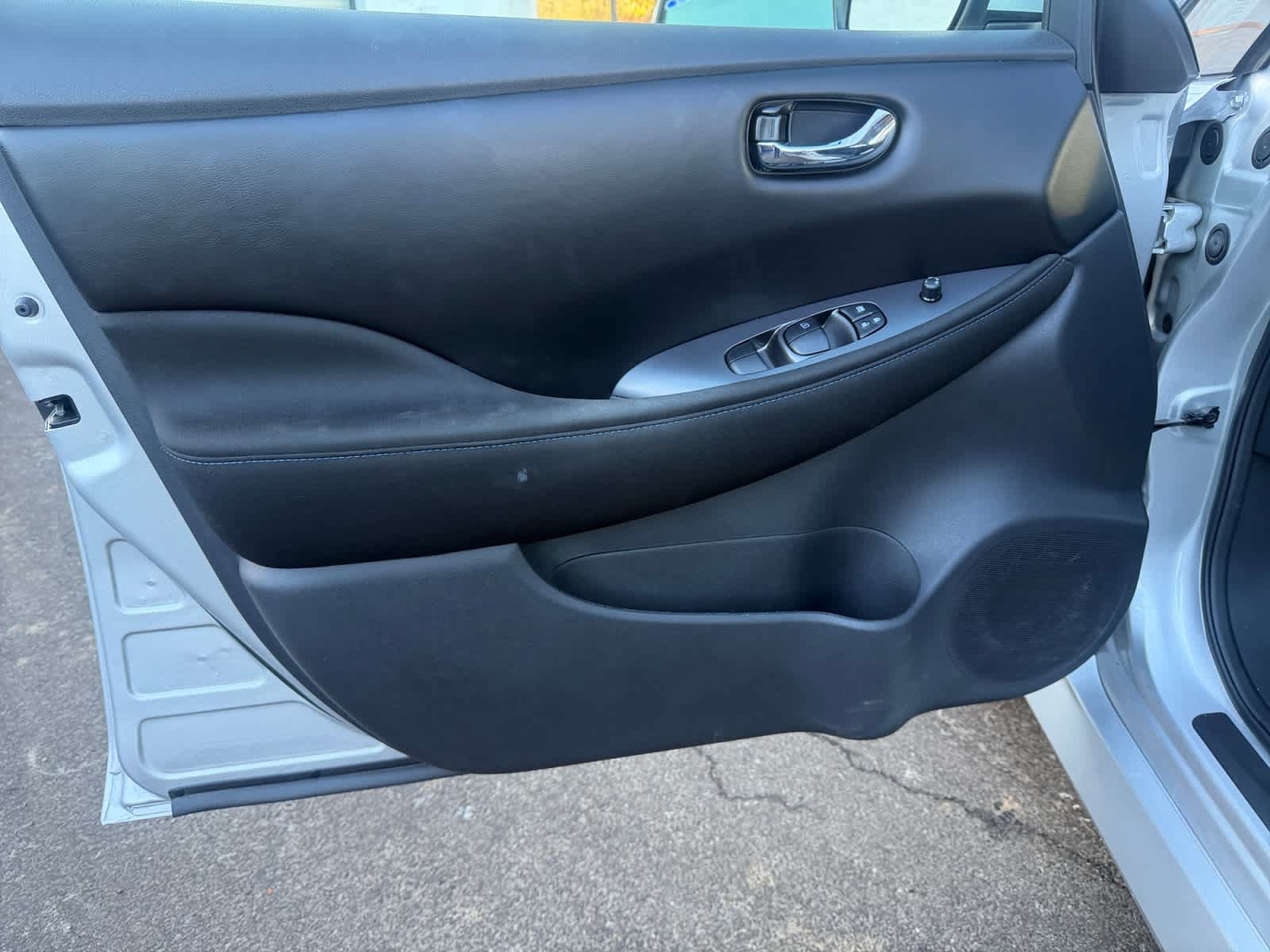 Used 2018 Nissan Leaf S w/ S Charge Package FWD image 12