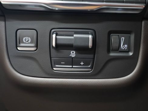 Used 2021 Cadillac Escalade Sport w/ Driver Assist Tech Package AWD/4WD image 25