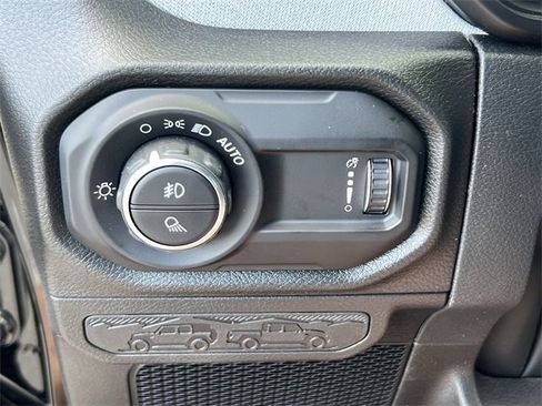 New 2025 Jeep Gladiator Sport image 28