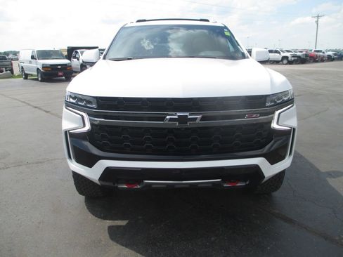 Certified 2022 Chevrolet Suburban Z71 w/ Luxury Package AWD/4WD image 13