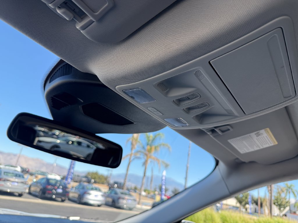 Used 2025 Ford Escape Platinum AWD/4WD image 29
