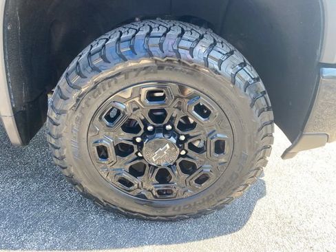 Used 2024 Chevrolet Silverado 2500 LTZ w/ LTZ Plus Package AWD/4WD image 15