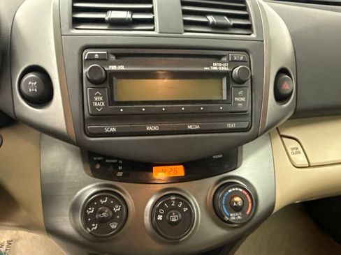 Used 2012 Toyota RAV4 4WD w/ Value Pkg image 31