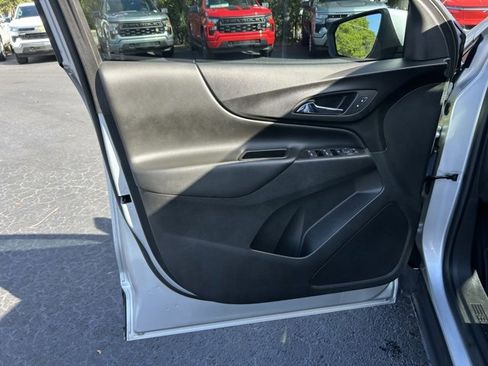 Used 2022 Chevrolet Equinox LT image 12