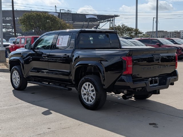 Used 2025 Toyota Tacoma SR5 AWD/4WD image 9