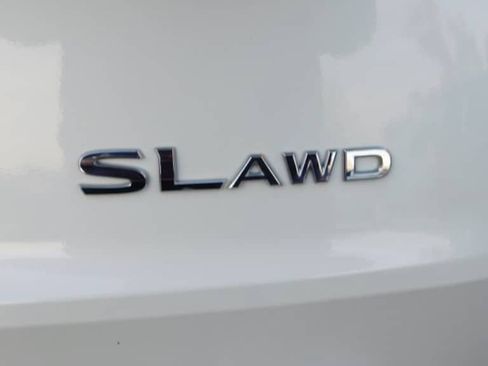 Used 2023 Nissan Rogue SL w/ SL Premium Package image 7