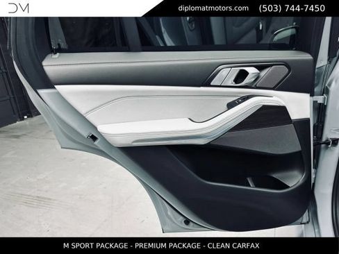 Used 2024 BMW X5 xDrive50e w/ M Sport Package AWD/4WD image 27