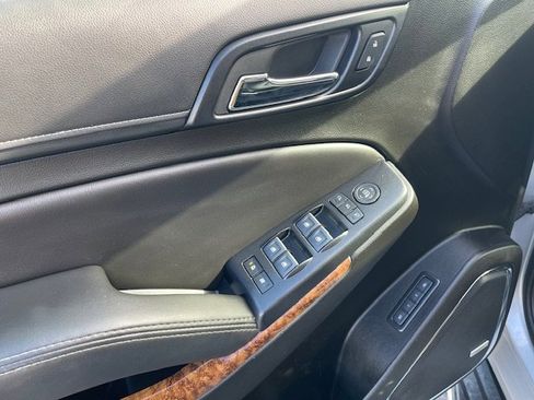 Used 2020 Chevrolet Suburban Premier image 9