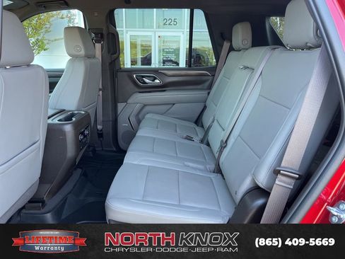 Used 2022 Chevrolet Tahoe Z71 w/ Z71 Off-Road Package AWD/4WD image 13