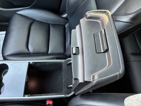 Used 2021 Tesla Model Y Long Range image 36