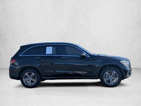 Used 2021 Mercedes-Benz GLC 300 image 4