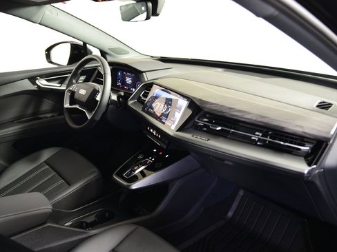 Used 2025 Audi Q4 e-tron Premium Plus w/ Premium Plus image 19