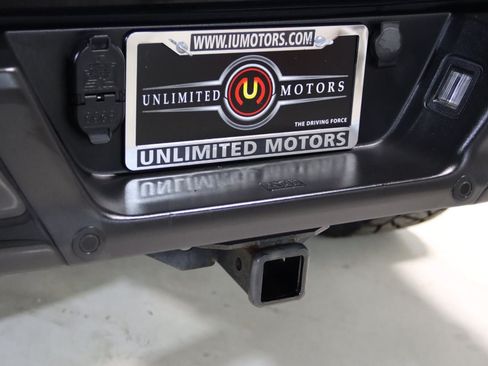 Used 2016 Ford F150 XLT w/ Equipment Group 302A Luxury AWD/4WD image 4