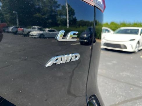 Used 2022 Toyota Corolla Cross LE AWD/4WD image 10