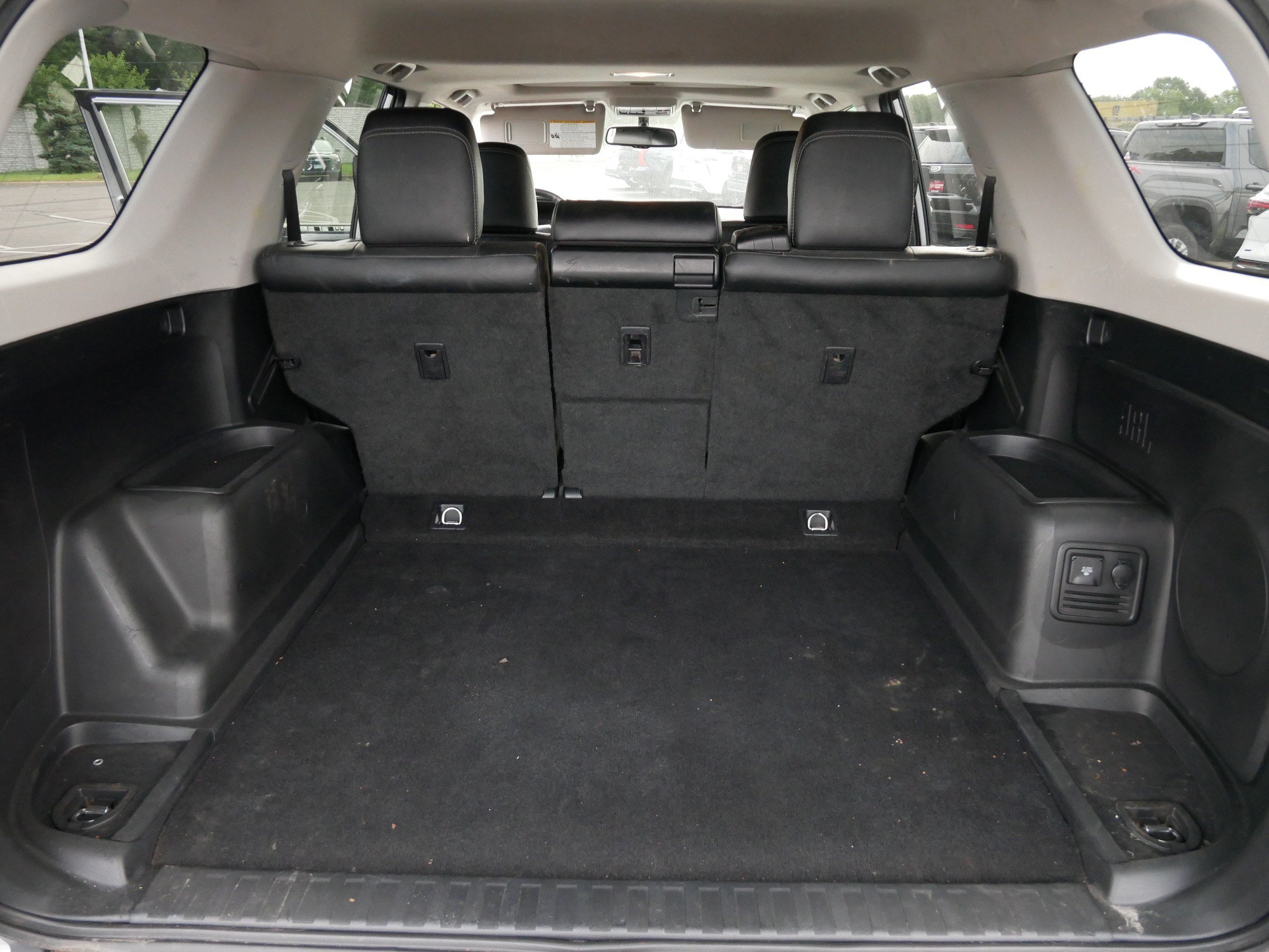 Used 2018 Toyota 4Runner Limited AWD/4WD image 18