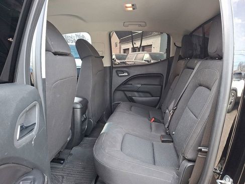 Used 2022 Chevrolet Colorado LT w/ LT Convenience Package image 9