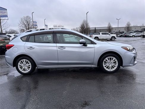 Used 2018 Subaru Impreza 2.0i Premium image 12