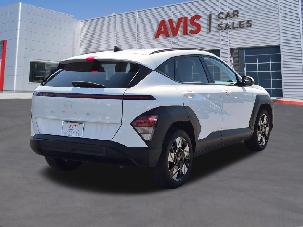 Used 2025 Hyundai Kona SEL FWD image 6