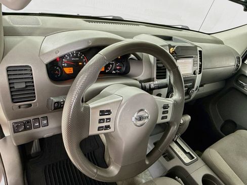 Used 2016 Nissan Frontier SV AWD/4WD image 9