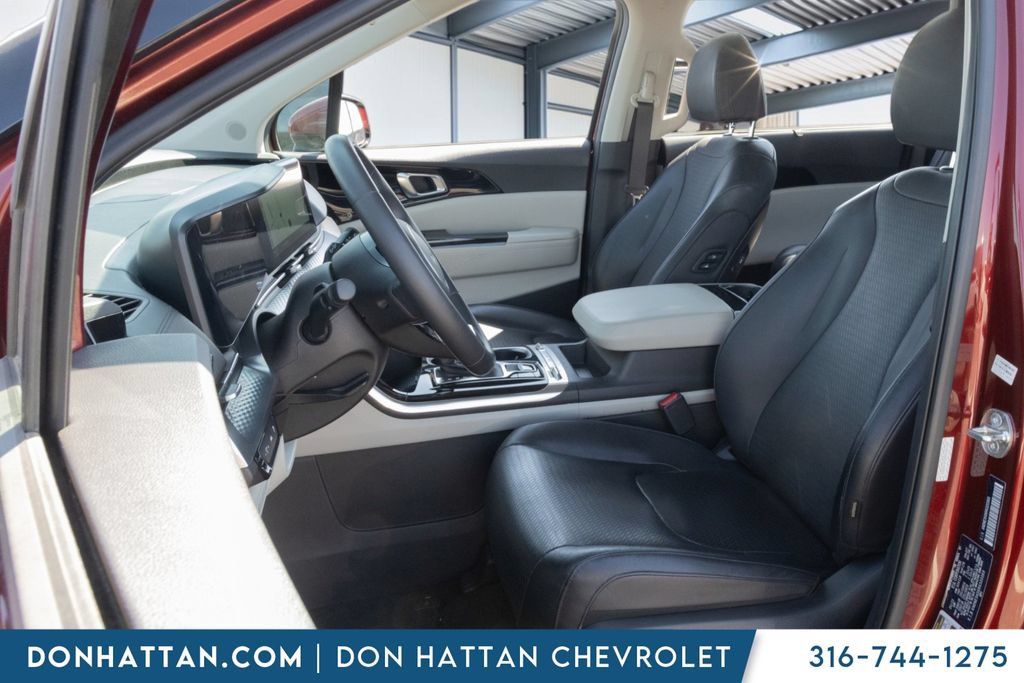 Used 2024 Kia Carnival SX Prestige FWD image 18